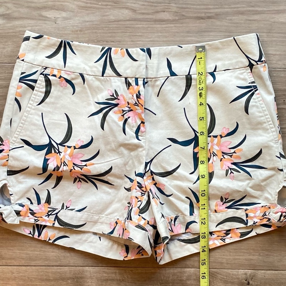 NWT LOFT Floral Shorts - Picture 4 of 9